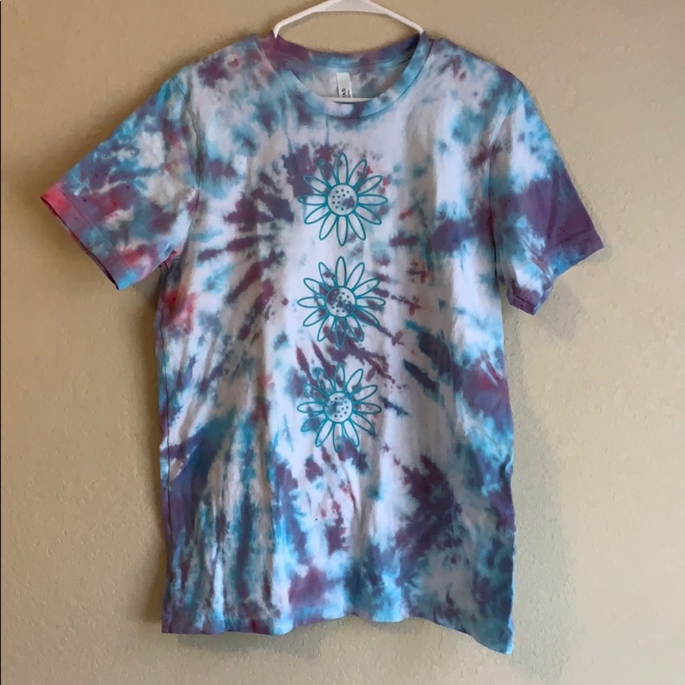 Tie Dyed Vinyl Bella Canvas Size Large Shirt